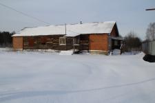 Продается кирпично - бревенчатый дом состоящий из двух частей на участке 70 соток в деревне Зеленцино