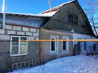 Продается 1/2 часть деревянного дома, обложенного кирпичем в г.Карабаново