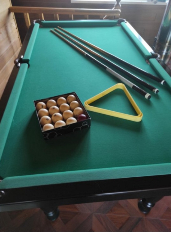 Бильярдный стол
